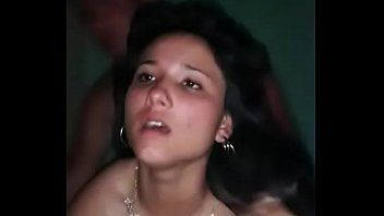 play La pornografía con romances aficionados tiene sexo en el campo en la oscuridad