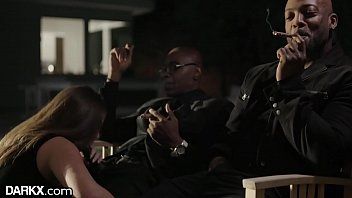 play Xnxx con puta pagada por sexo duro en todos los agujeros con dos negros