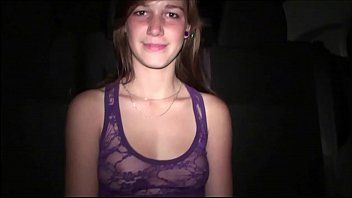 play Alexa prostituta pagava à noite por sexo grupal em público