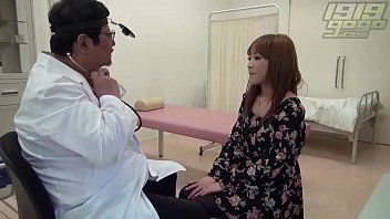 play Teef dokter die zijn Japanse patiënt neukt