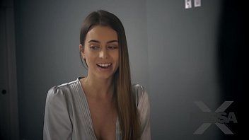 play صديقان يمارسان الجنس بعد بضعة أكواب من النبيذ