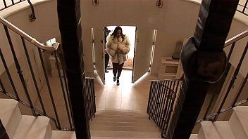 play Xxx für Erwachsene mit zwei Nymphomaninnen brutal an den Penis genommen