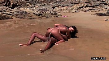 play Os peitos mais novos de xxx aos 17 anos namorada faz sexo oral excelente