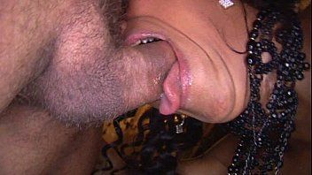 play Hd xxx gratis con la estrella xxx ninfómana que quiere su pene