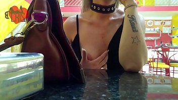 play Andreea is a cute woman who takes his dick in her bulging pussy