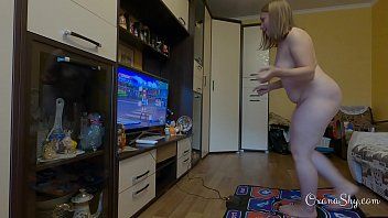 play La ragazza vuole le lingue nelle fighe finché non cede