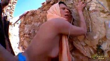 play The Arab fucks a soldier on the battlefield