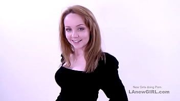 play Rubia súper caliente y hermosa lame a un pervertido y de manera muy constructiva
