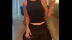 play Bloedhete Belgische babe wordt geconfronteerd met sperma in een stomende sessie