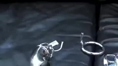 Femdom Chastity Play: strak speelgoedvergrendeling in POV
